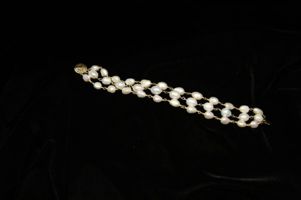 Freshwater pearl bracelet